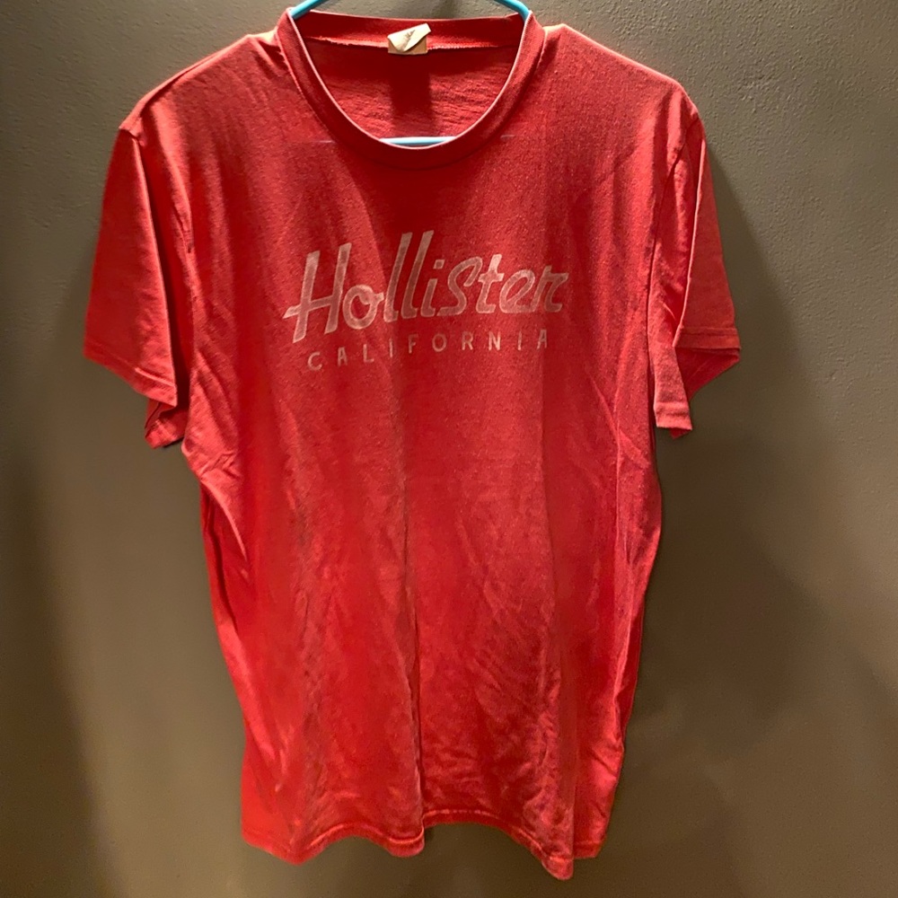 ⭐️3/$20 HOLLISTER TEE size L